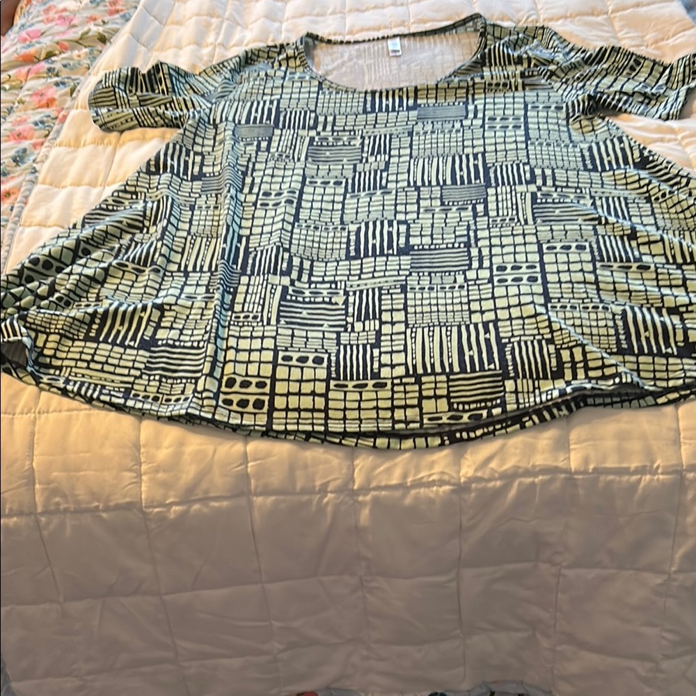 Stylish Women's Top in navy/green
